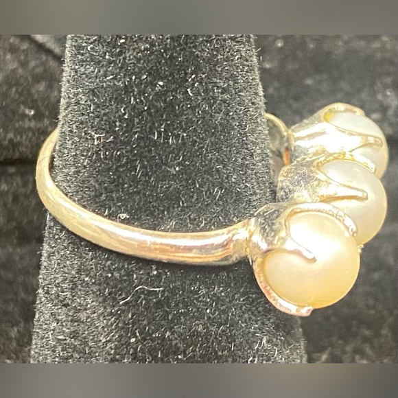 SILVER FANCY RICH LOOKING WOMEN 3 PEARL  RING SIZR 4.5 - Picture 2 of 2